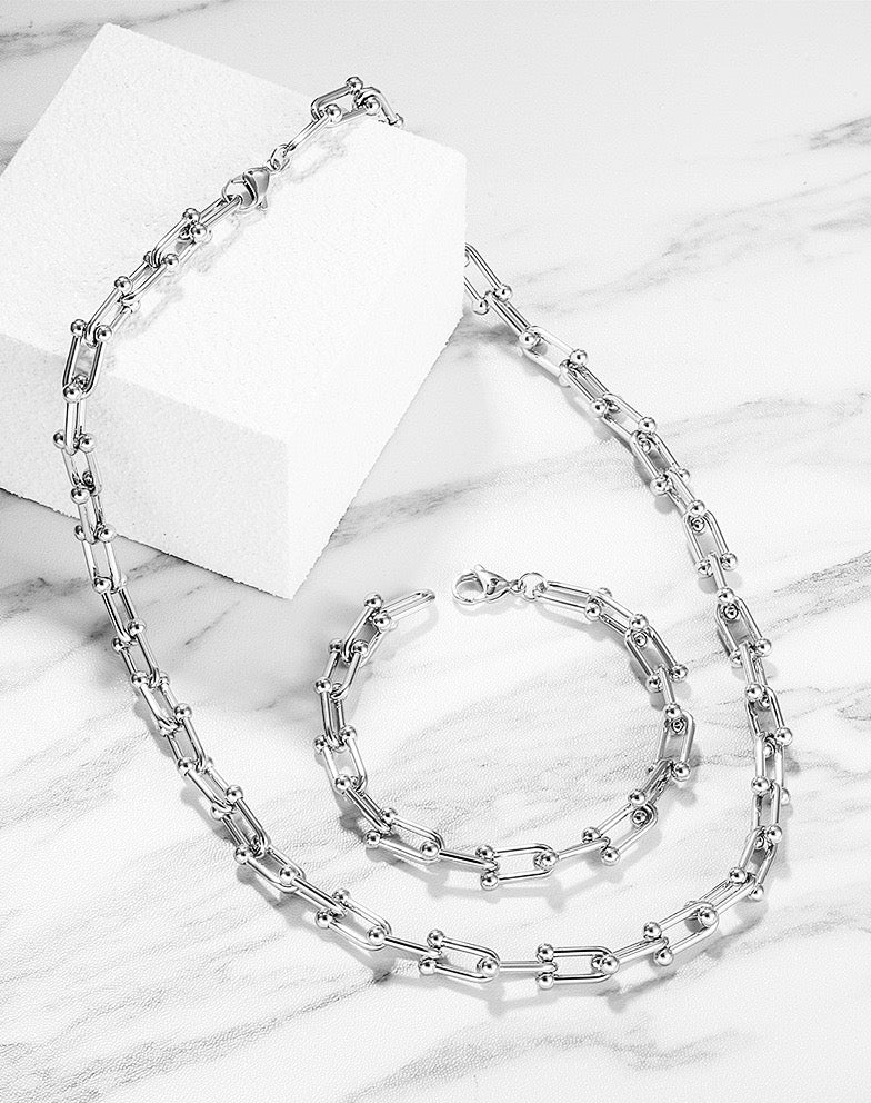 U Link Necklace