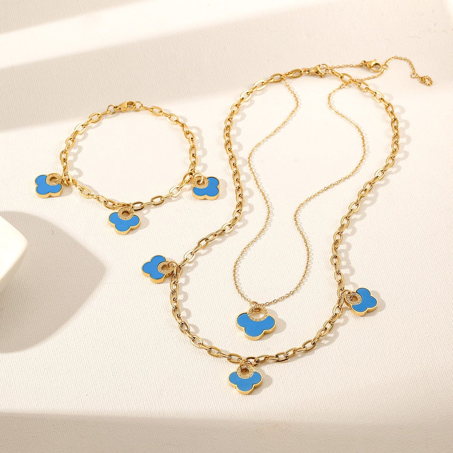 Modern Single Clover Necklace