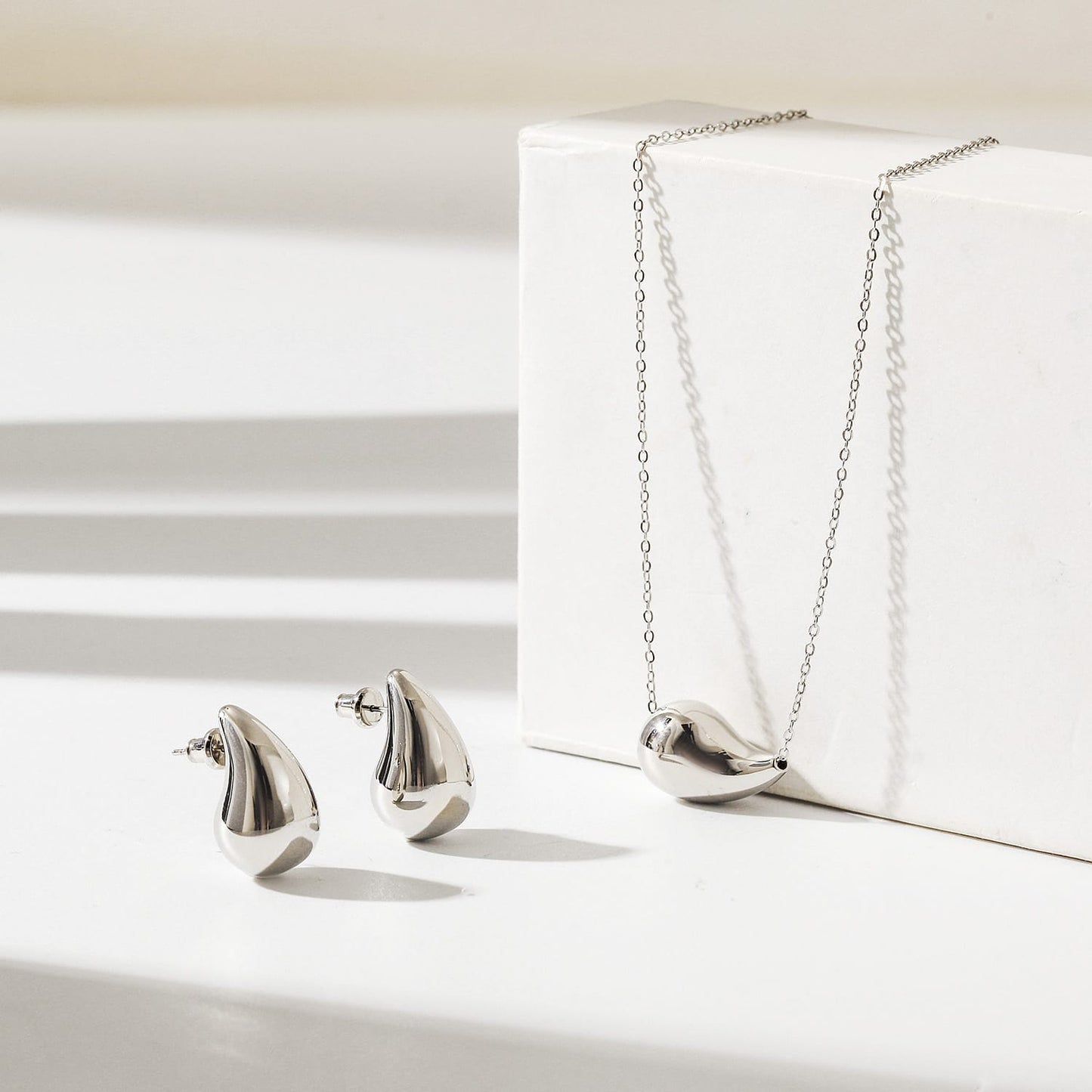 Drop Necklace